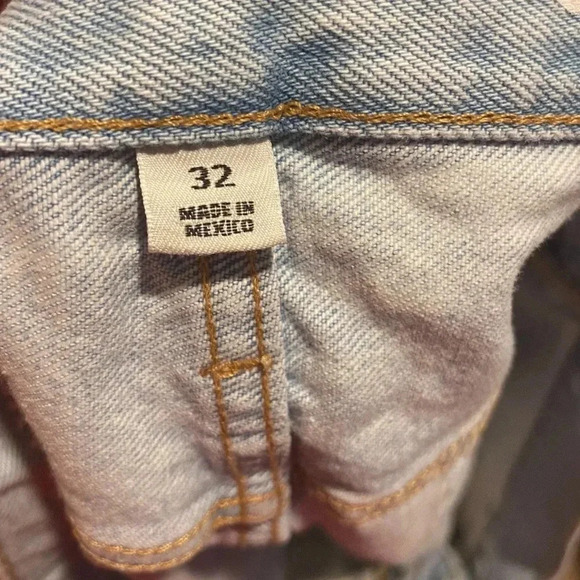 J. Crew relaxed shorts light wash color size 32 - Picture 4 of 6